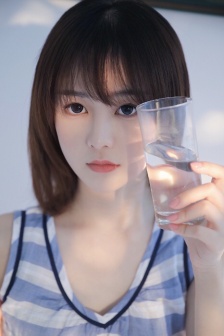 酥胸枕头女